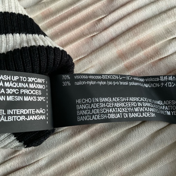 Zara Women’s Sweater Size Small - Picture 4 of 4